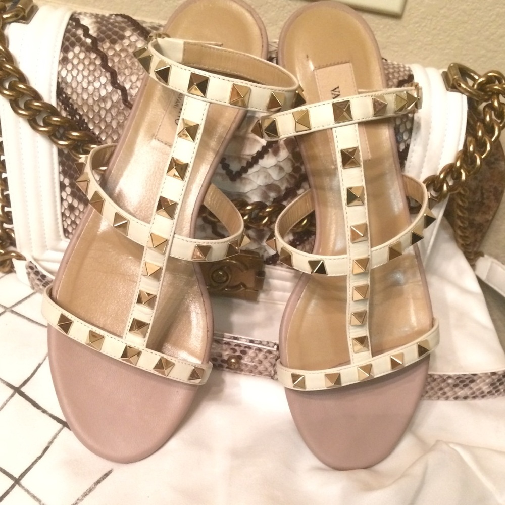 NFS💢 Valentino ROCK STUD sandals - Picture 2 of 8